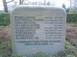 Döbern-Eichwege (Kriegsgräberstätte), Foto © 2009 Frank Henschel