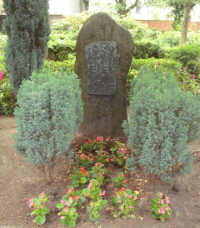 Berlin-Neukölln, Magdalenen-Kirche und Kirchhof, Foto © 2009 Martina Rohde