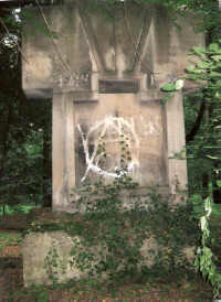 Neisse (poln. Nysa, Garnisonsfriedhof), Foto © 2009 Karl Müller