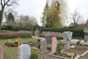 Vaihingen (Friedhof), Foto © 2009 Bernhard Baumheuer
