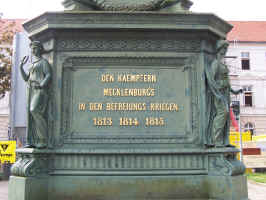 Güstrow (Befreiungsdenkmal), Foto © 2009 Hans Günter Thorwarth