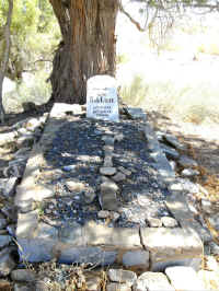 An der Trans-Namib-Schmalspurbahn zwischen Lüderitz und Keetmanshoop, Grabstelle LIETZ, Foto © 2009 Johann Zimmet