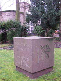 Frankfurt am Main-Griesheim (Opfer der Arbeit), Foto � 2009 Hans G�nter Thorwarth