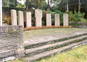 Alsdorf (Neues Ehrenmal), Foto © 2001 Gerd Bäumer