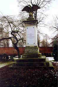 Berlin-Neukölln, Garnisons–Friedhof (1. Garde Dragoner Regiment), Foto © Samlowsky