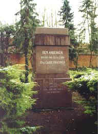 Berlin-Neukölln, Garnisons-Friedhof, Foto © 2004 Samlowsky