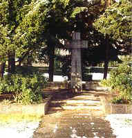 Berlin-Neukölln, Emmaus Kirchhof, Foto © Samlowsky