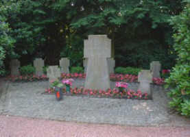 Geilenkirchen-Lindern (Kriegsgräberstätte), Foto © 2007 Martin Fröhlich