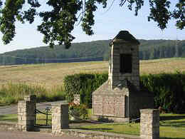 Gefallenendenkmal Hönze, Foto © Peter Dege, Hildesheim, 2004-08-09