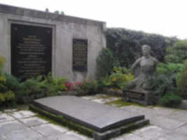 Löbau (Friedhof - Einzelgrab), Foto © 2007 Katja Kürschner