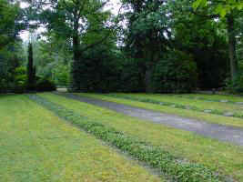 Lüneburg, Zentralfriedhof, Ehrenhain 4, Foto © 2004 Karin Offen