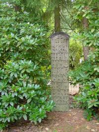 Lüneburg, Zentralfriedhof, Ehrenhain 4, Foto © 2004 Karin Offen