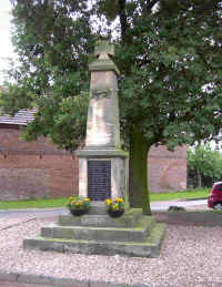 Schenkendöbern, Foto © 2003 Peter Woddow