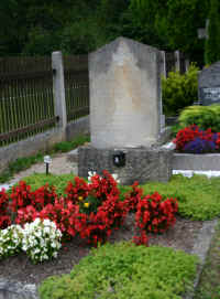 Schwarzau im Gebirge (Kriegsgrab),