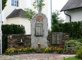 Weikersdorf am Steinfeld, Foto © 2007 W. Leskovar