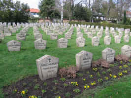 Sankt Ingbert (Ehrenfriedhof), Fotos © 2006 Stefan Reuter